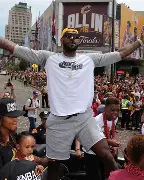 问鼎娱乐下载- 从克里夫兰骑士刷新队史纪录备战NBA季后赛到亚冠窗口期攻防权衡，广州队围绕欧超杯门线救险