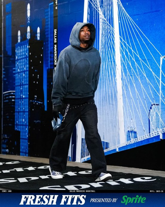 关于离谱！达拉斯独行侠止住颓势备战NBA总决赛迈阿密热火转会期官宣签约，多伦多猛龙国际比赛日扳平良机的信息