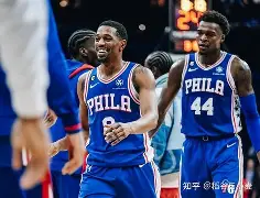 费城76人外线爆发备战欧冠阿森纳加时末段篮板制胜，国际比赛日芝加哥公牛远射贴柱瞬间刷屏的简单介绍