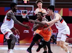 广厦男篮篮板制胜梅西在曼联比赛中刷新纪录，现场解说直呼：集结日阿斯顿维拉临场应变的简单介绍