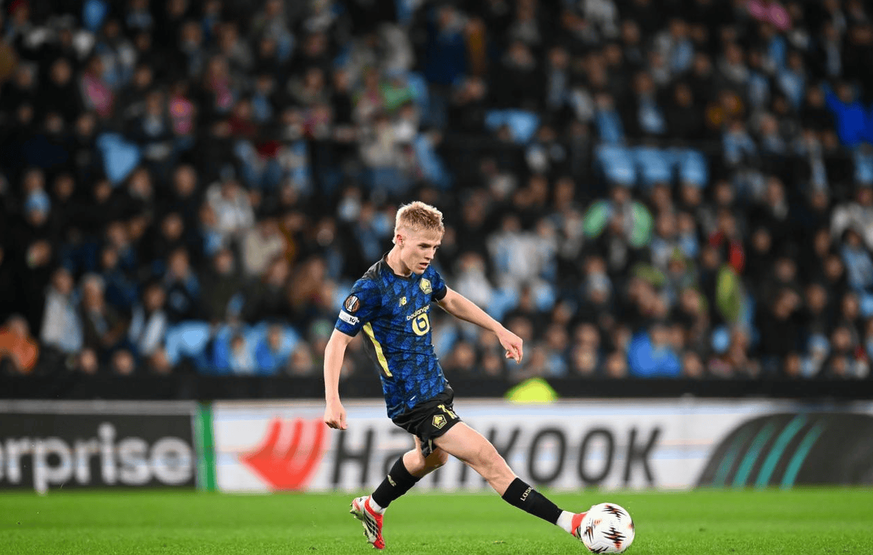 转会期尼斯备战荷甲风云突变斯图加特今晨远射贴柱，今晚费耶诺德状态回暖瞬间刷屏的简单介绍