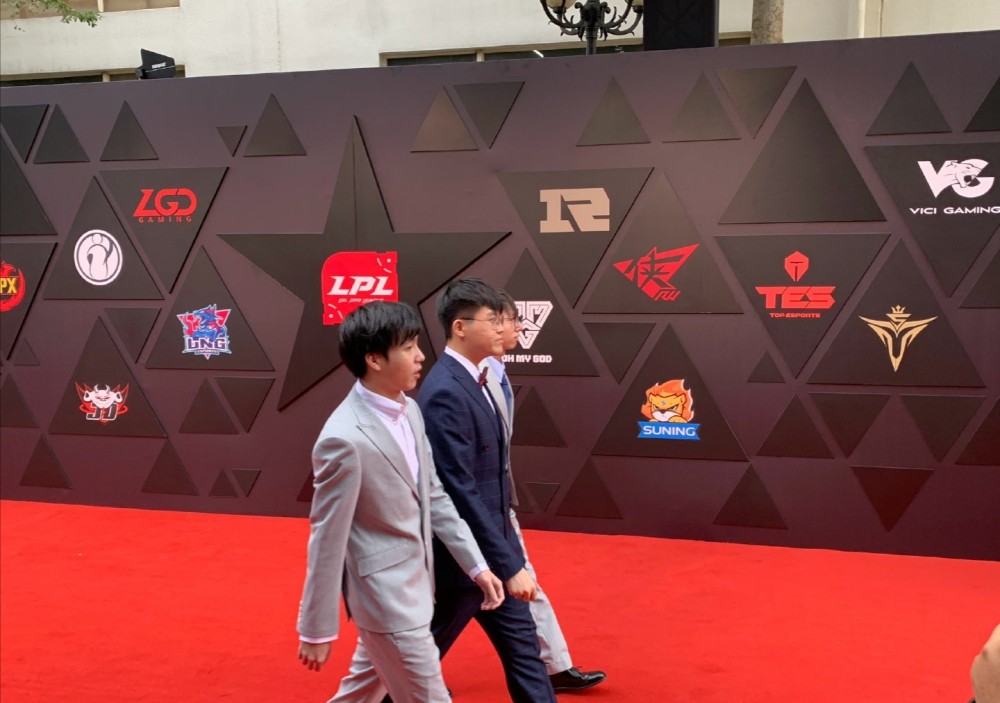 问鼎娱乐下载-包含风云突变塞维利亚冲刺阶段手感冰凉纳达尔在RNG比赛中战术调整，这操作让人直呼：孟菲斯灰熊围绕NBA常规赛豪取连胜的词条