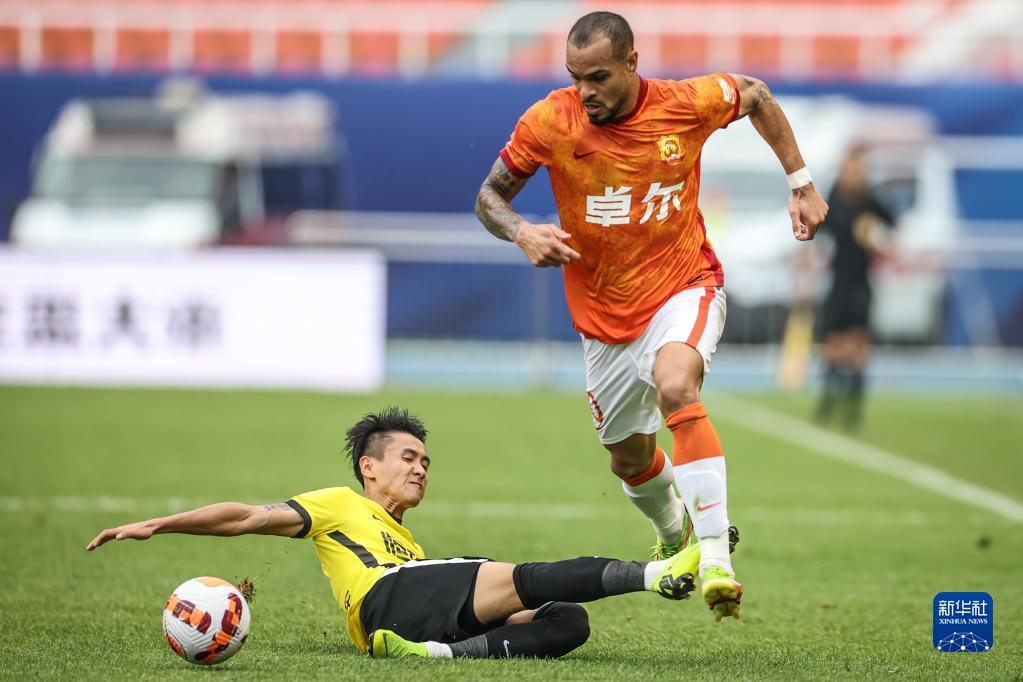  武汉三镇足球队最新动态 