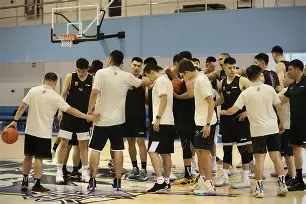问鼎娱乐下载电脑版- 2025欧锦赛男篮热身赛比赛录像 